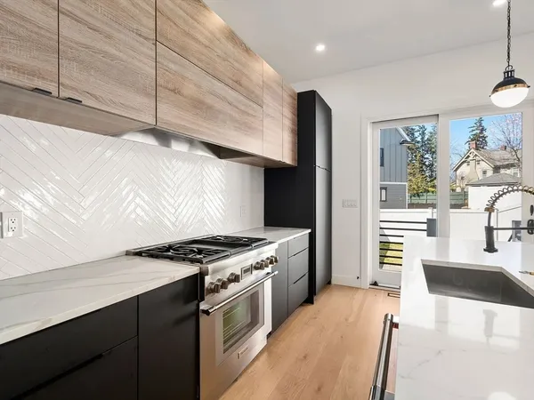 $6,495 | 114 Church Street, Unit 2, Waltham, MA 02452