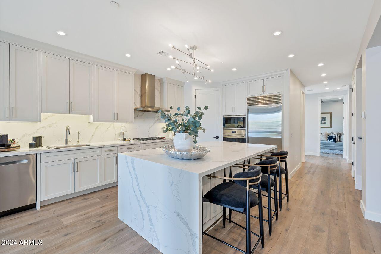 6500 East Camelback Road, Unit 1012 Scottsdale, AZ 85251 - Photo 11 of 45 Kitchen
