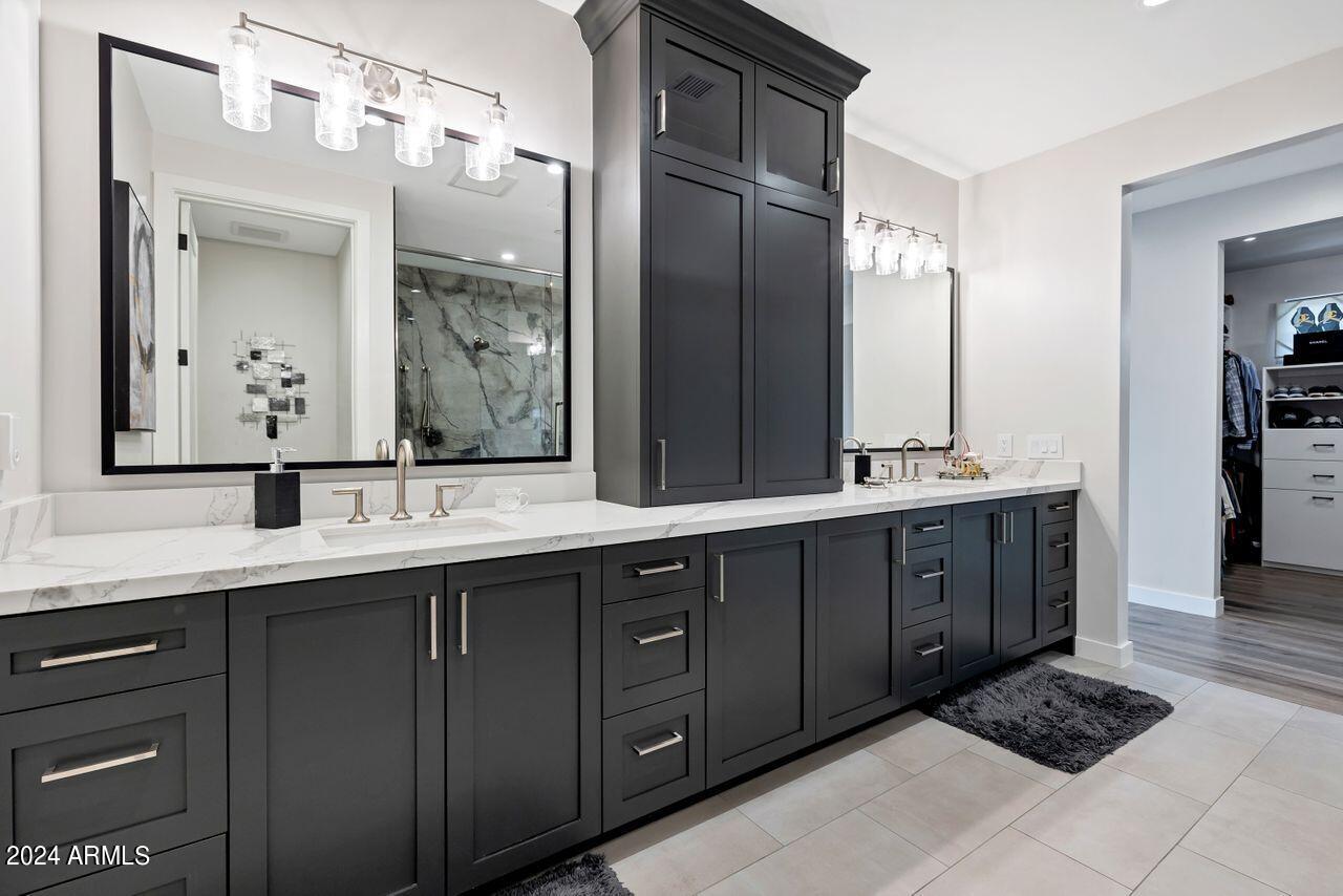 6500 East Camelback Road, Unit 1012 Scottsdale, AZ 85251 - Photo 32 of 45 Primary Bath