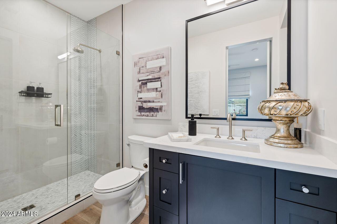 6500 East Camelback Road, Unit 1012 Scottsdale, AZ 85251 - Photo 41 of 45 Guest Bath