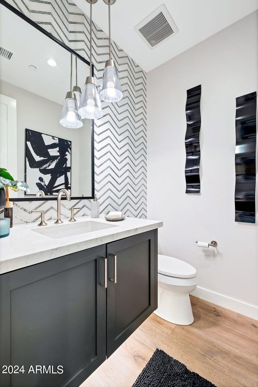 6500 East Camelback Road, Unit 1012 Scottsdale, AZ 85251 - Photo 42 of 45 Powder Bath