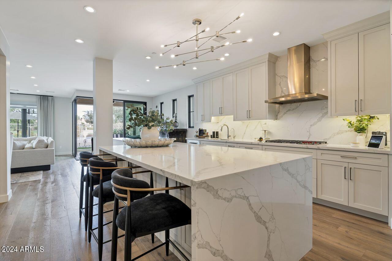 6500 East Camelback Road, Unit 1012 Scottsdale, AZ 85251 - Photo 9 of 45 Kitchen