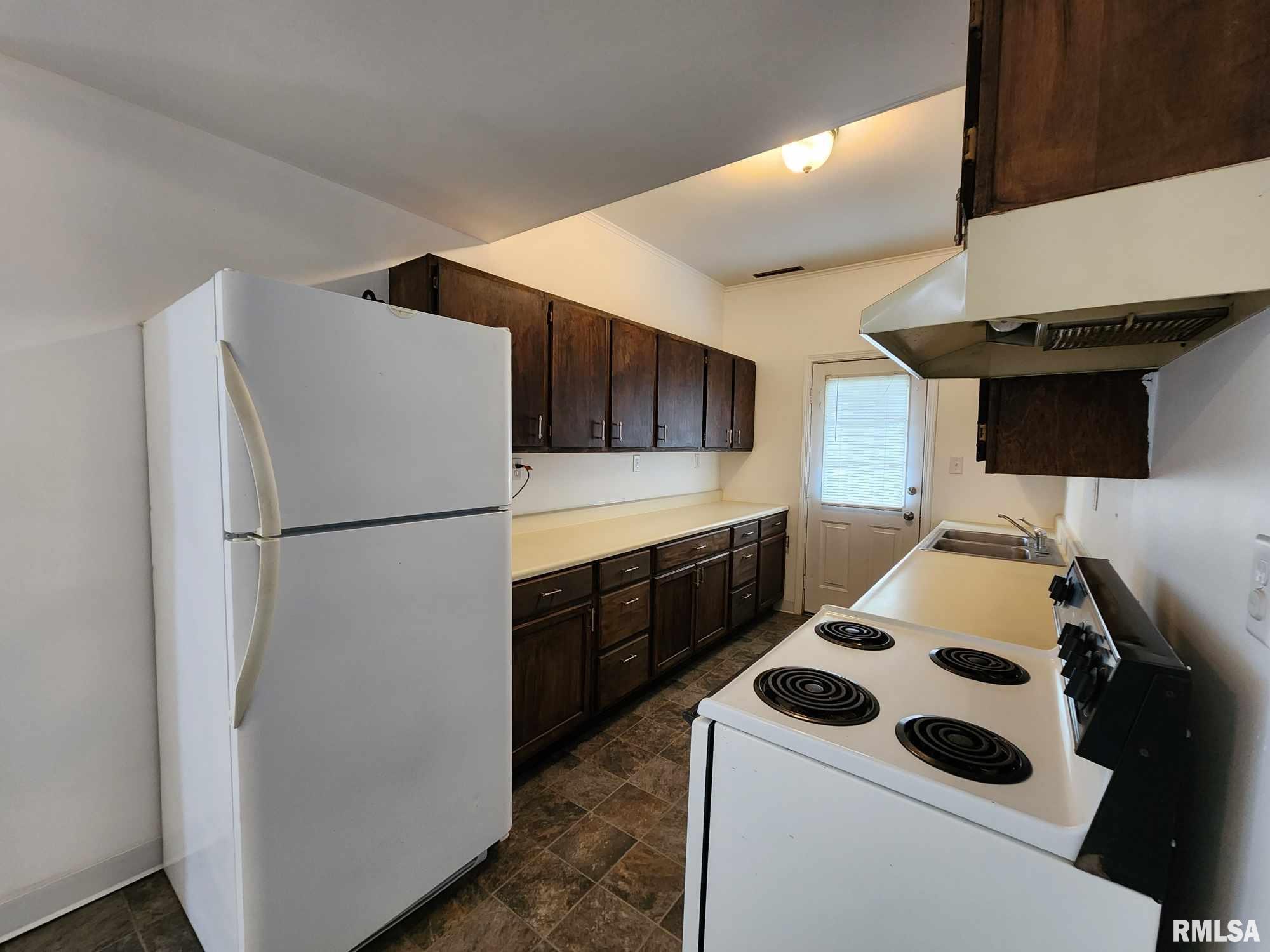103 West Reed Street Benton, IL 62812 - Photo 13 of 30