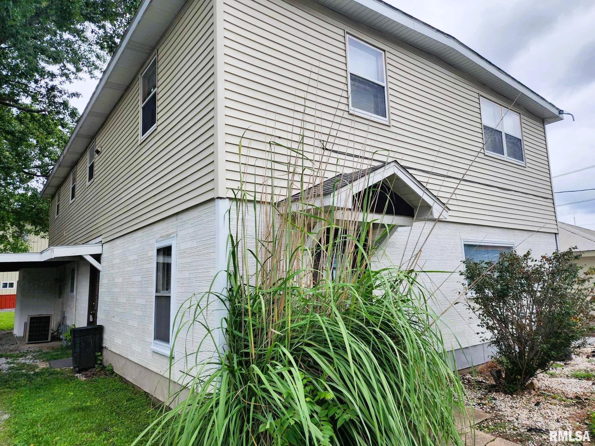 103 West Reed Street Benton, IL 62812 - Photo 2 of 30