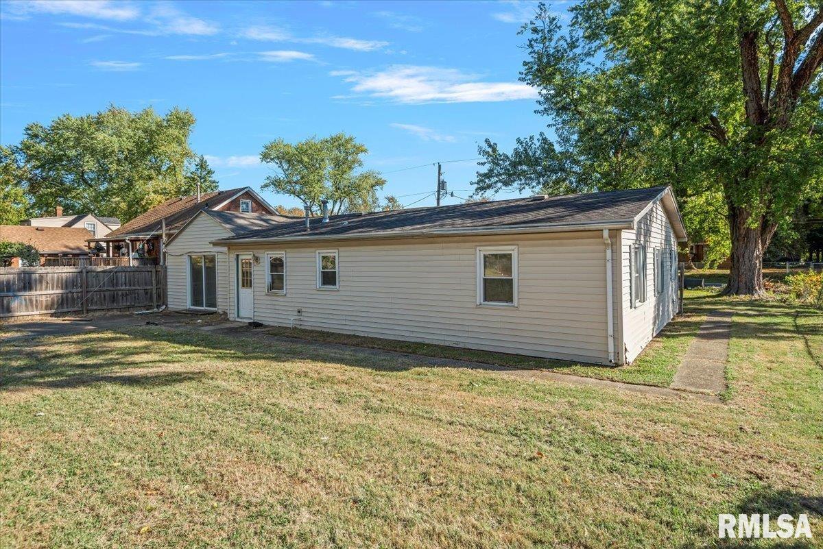 1109 North 32nd Street Springfield, IL 62702 - Photo 22 of 27