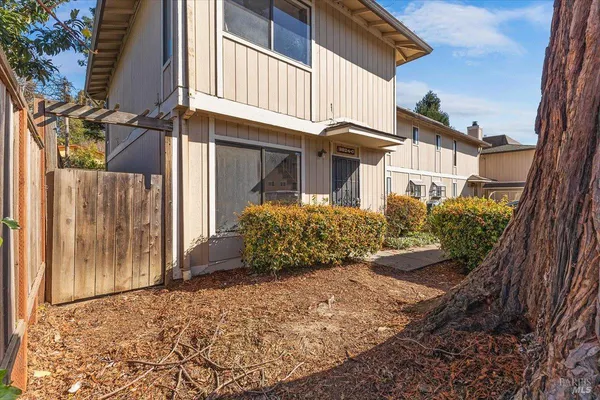 $479,000 | 3824 39th Avenue, Unit C, Oakland, CA 94619