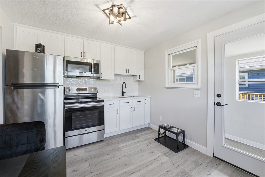 445 Old Field Road Chicopee, MA 01013 - Photo 6 of 39
