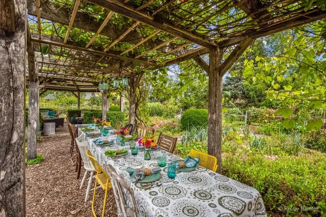 $925,000 | 3N369 LaFox Road, St. Charles, IL 60175