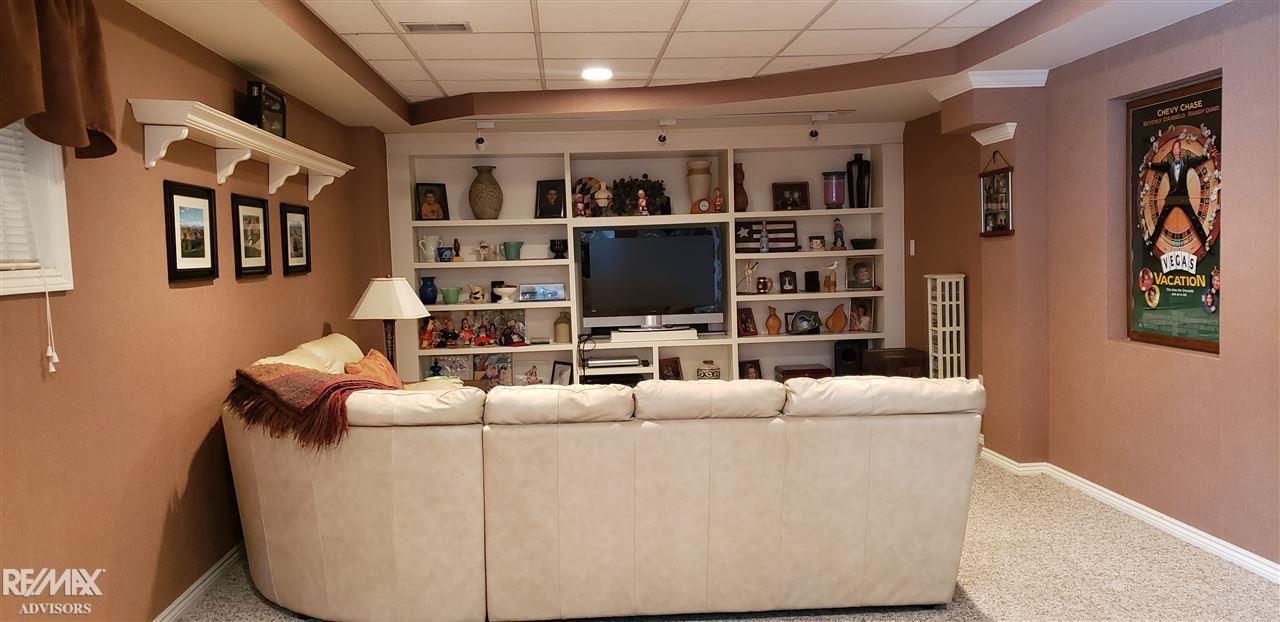 52901 Baker Road New Baltimore, MI 48047 - Photo 29 of 30 50034409-28.JPG