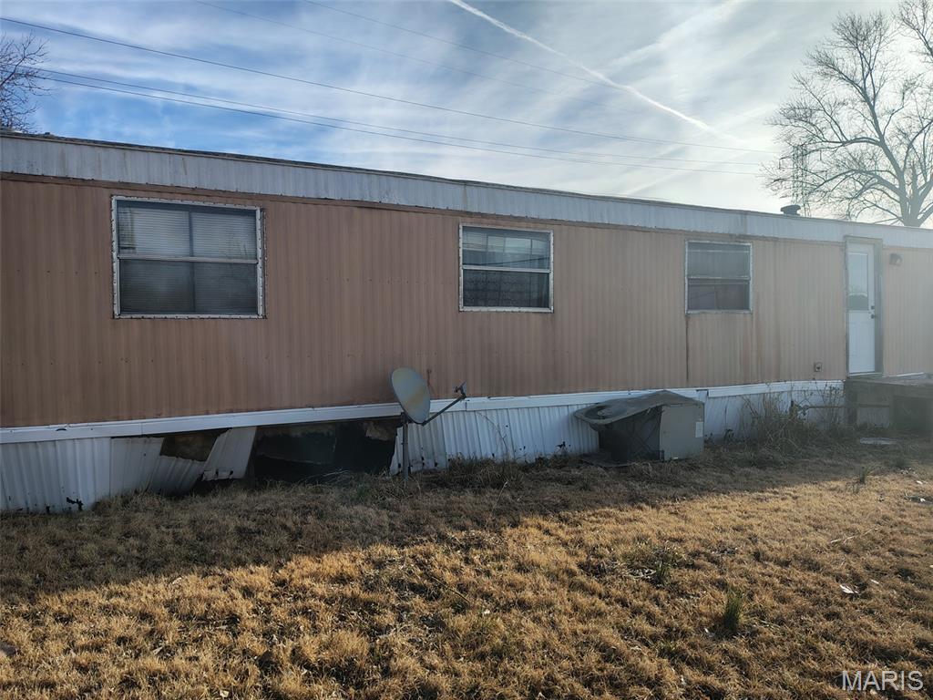 712 Jefferson Street Lovejoy, IL 62059 - Photo 2 of 21