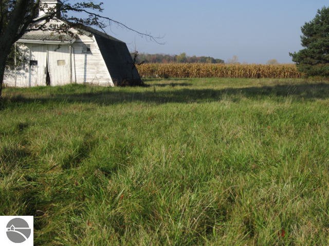 571 North Barry Road Ithaca, MI 48847 - Photo 3 of 10 1777537-2.JPG