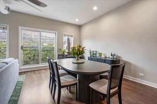 $485,000 | 428 North Noble Street, Unit 2, Chicago, IL 60642