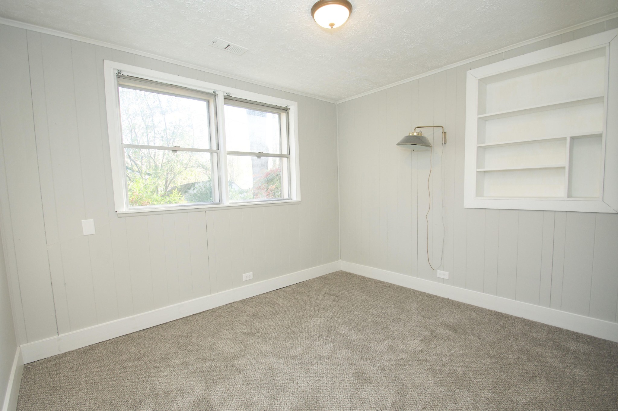 102 Goucher Circle Oak Ridge, TN 37830 - Photo 24 of 37 an empty room with a window