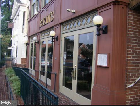 100 Tapawingo Road Southeast Vienna, VA 22180 - Photo 33 of 37 Walk to Restaurants & Shops
