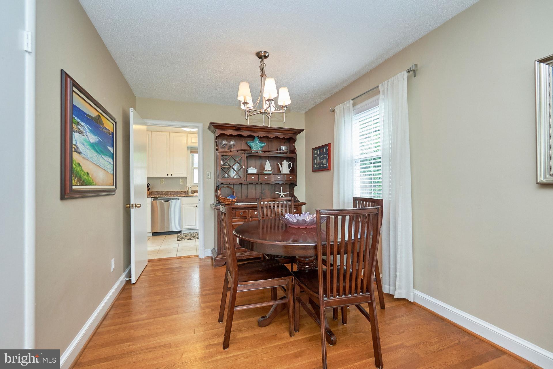 100 Tapawingo Road Southeast Vienna, VA 22180 - Photo 5 of 37