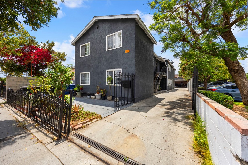 1219 South Downey Road Los Angeles, CA 90023 - Photo 1 of 25