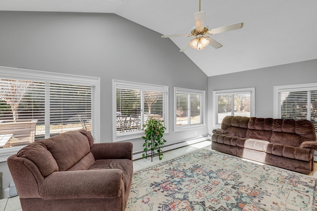 33 Diane Road Peabody, MA 01960 - Photo 8 of 31 Gallery Image 8