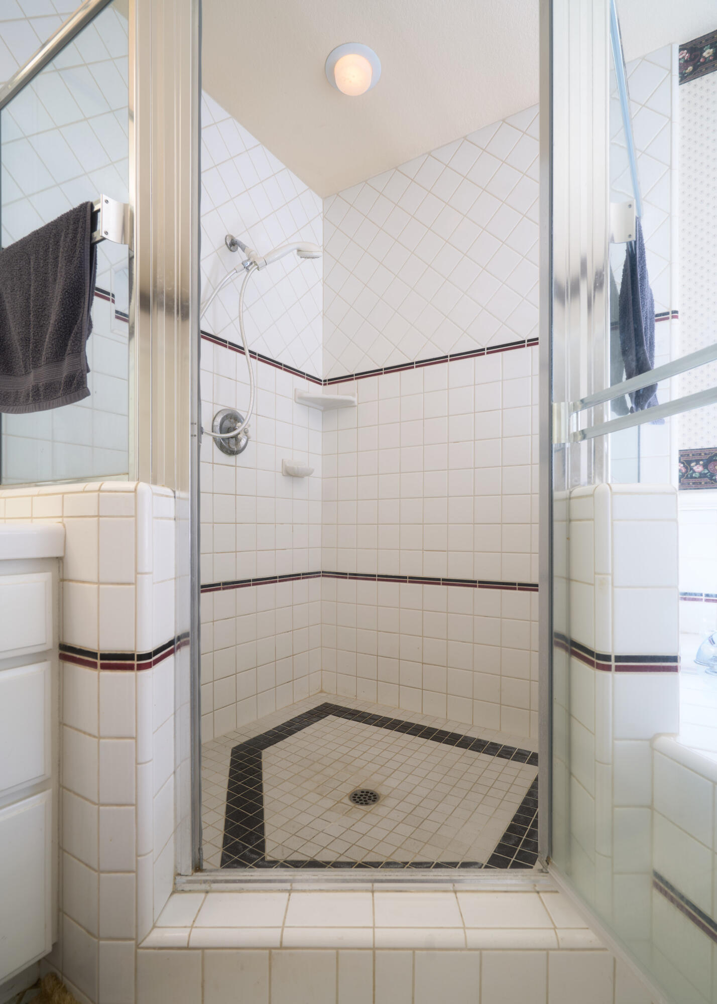 3095 Burrell Road Medford, OR 97501 - Photo 10 of 70 3095 Burrell_Medford-10