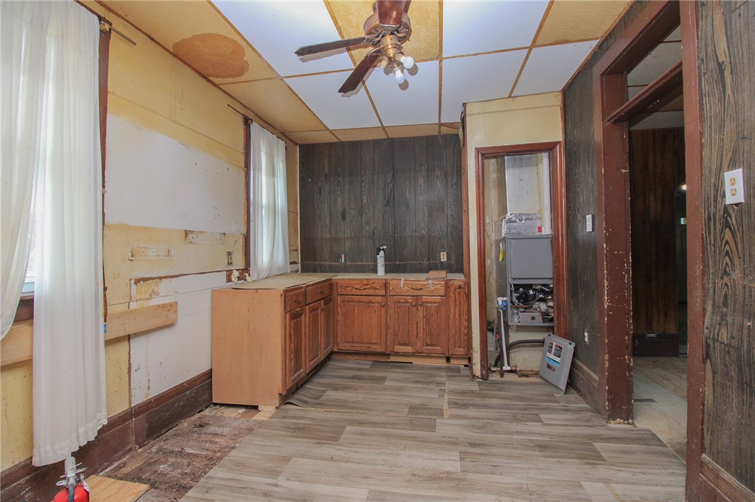 102 4th Street Charleston, IL 61920 - Photo 6 of 15