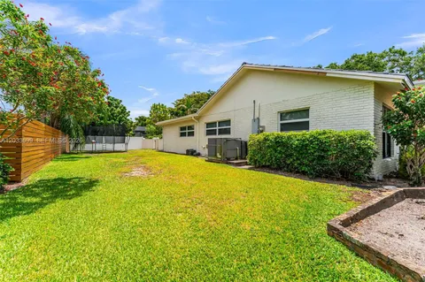 $957,000 | 680 Southwest 75th Avenue, Plantation, FL 33317