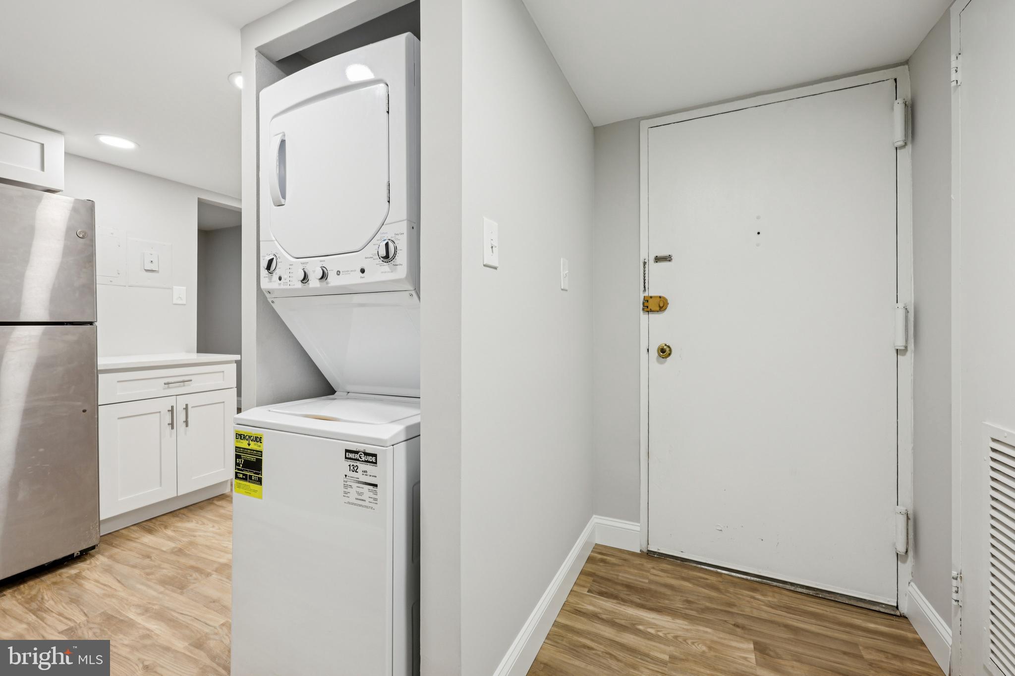 1410 Northgate Square, Unit 10/1A Reston, VA 20190 - Photo 13 of 21 Washer/Dryer