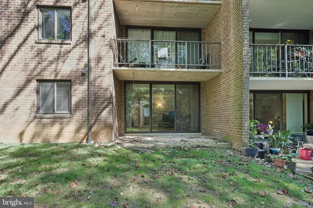 $235,000 | 1410 Northgate Square, Unit 10/1A, Reston, VA 20190