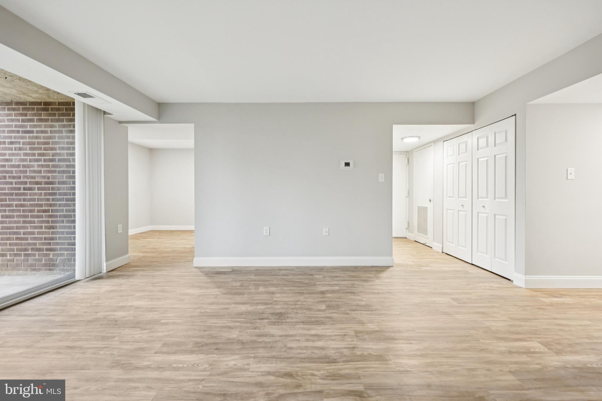 1410 Northgate Square, Unit 10/1A Reston, VA 20190 - Photo 6 of 21 Living Room