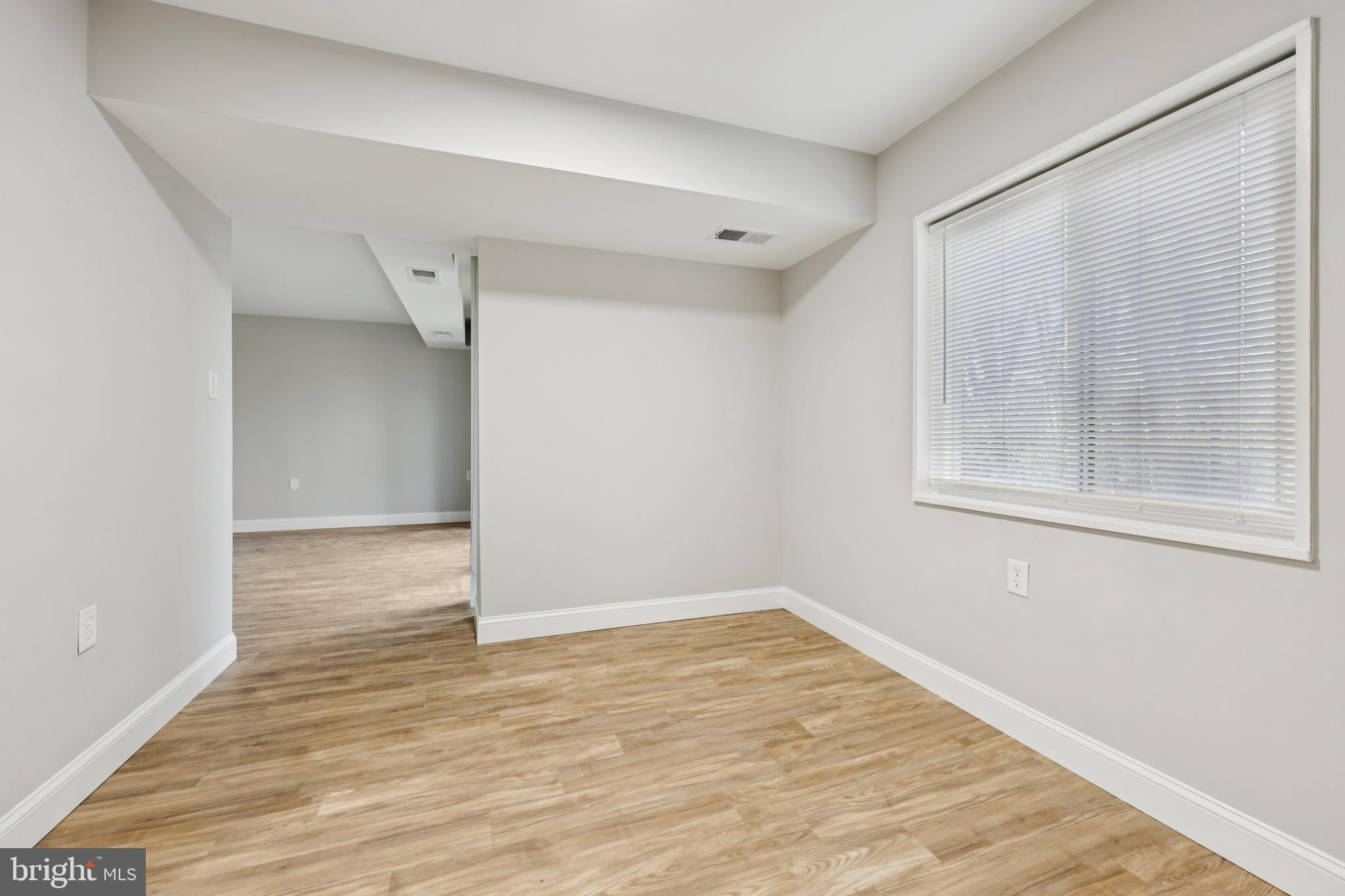 1410 Northgate Square, Unit 10/1A Reston, VA 20190 - Photo 7 of 21 Dining Room