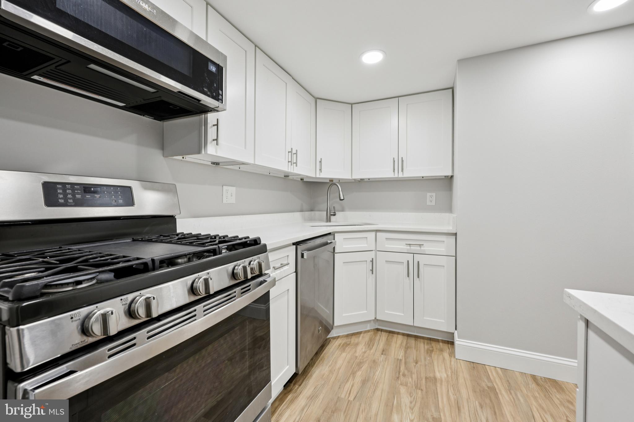 1410 Northgate Square, Unit 10/1A Reston, VA 20190 - Photo 10 of 21 Kitchen