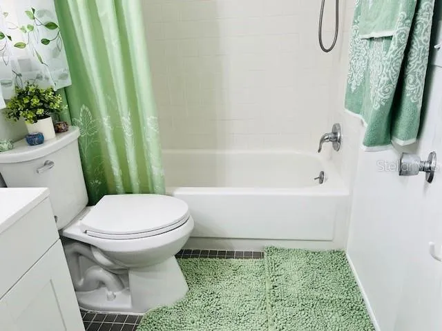 $1,000 | 1100 East Caroline Street, Unit 203, Tavares, FL 32778