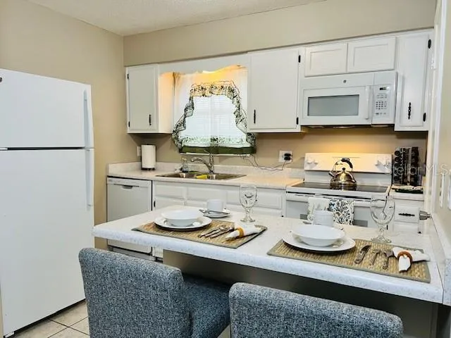 $1,000 | 1100 East Caroline Street, Unit 203, Tavares, FL 32778