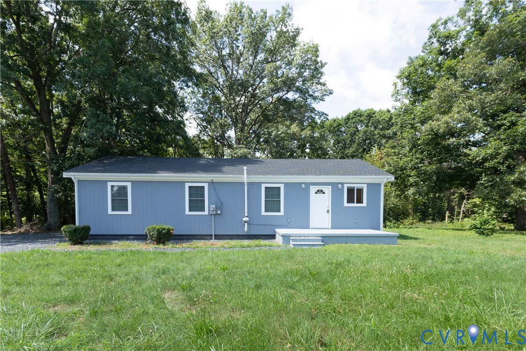 398 Blinkys Road New Canton, VA 23123 - Photo 1 of 21 a front view of house with yard and green space