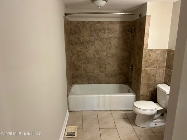 $1,495 | 3464 South Red Banks Road, Byhalia, MS 38611