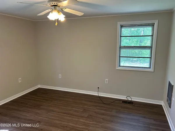 $1,495 | 3464 South Red Banks Road, Byhalia, MS 38611