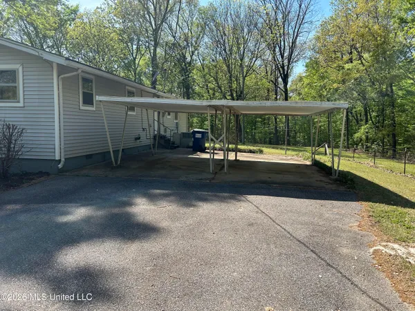 $1,495 | 3464 South Red Banks Road, Byhalia, MS 38611