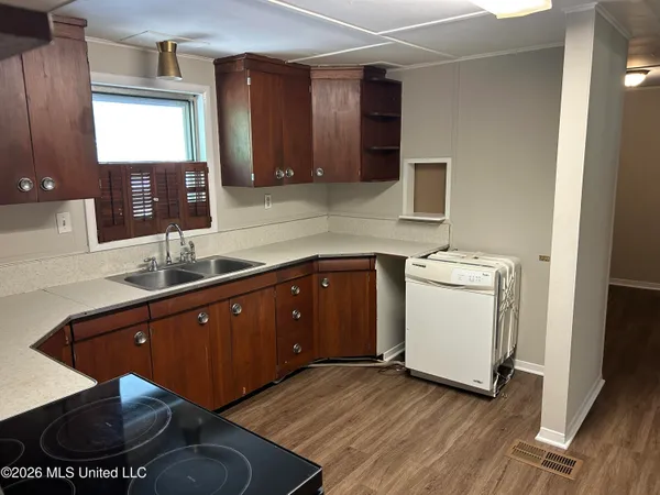 $1,495 | 3464 South Red Banks Road, Byhalia, MS 38611