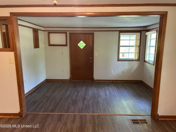 $1,495 | 3464 South Red Banks Road, Byhalia, MS 38611