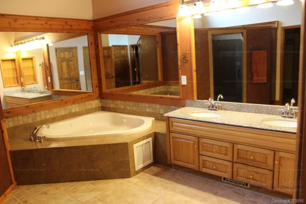 485 Old Fort Road Fairview, NC 28730 - Photo 11 of 24 Gallery Image 11