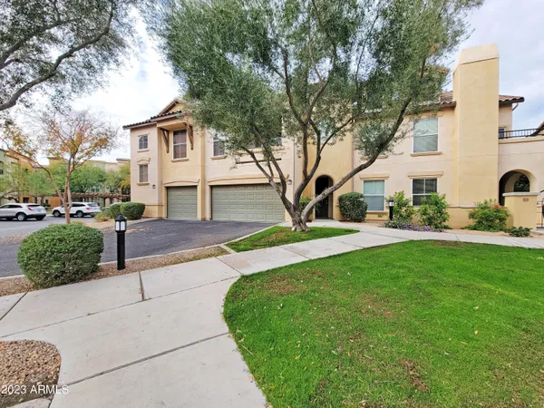 $1,850 | 14575 West Mountain View Boulevard, Unit 323, Surprise, AZ 85374
