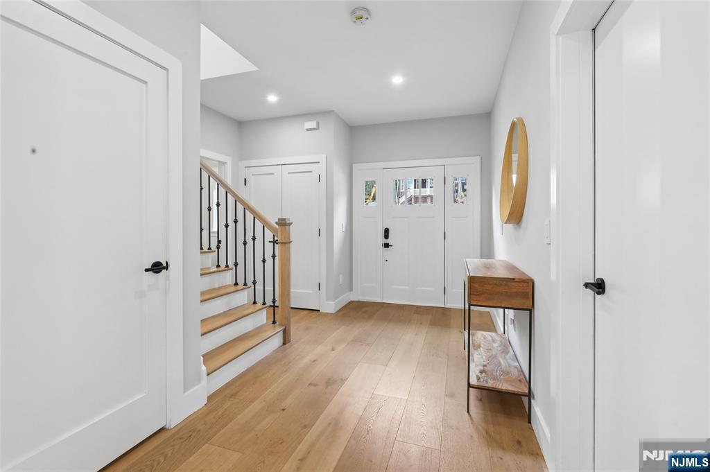 34 Merrifield Way Cresskill, NJ 07626 - Photo 4 of 49