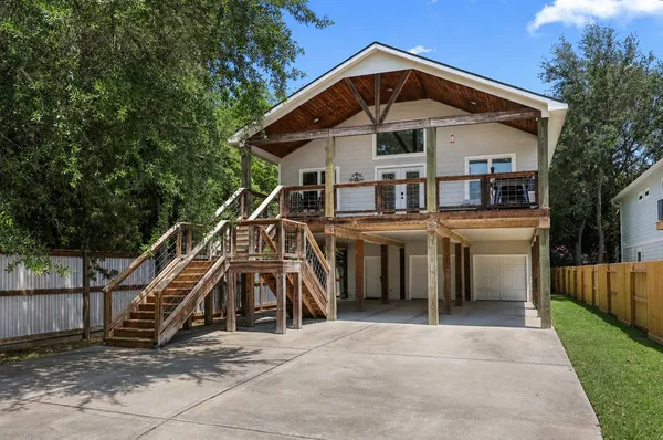 $379,900 | 3605 Pecan Drive, Bacliff, TX 77518