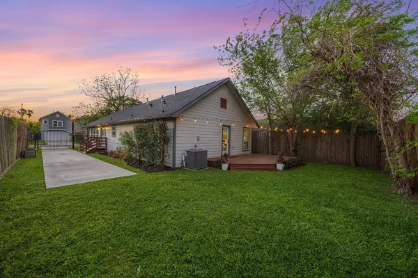 $419,000 | 3606 Billingsley Street, Houston, TX 77009