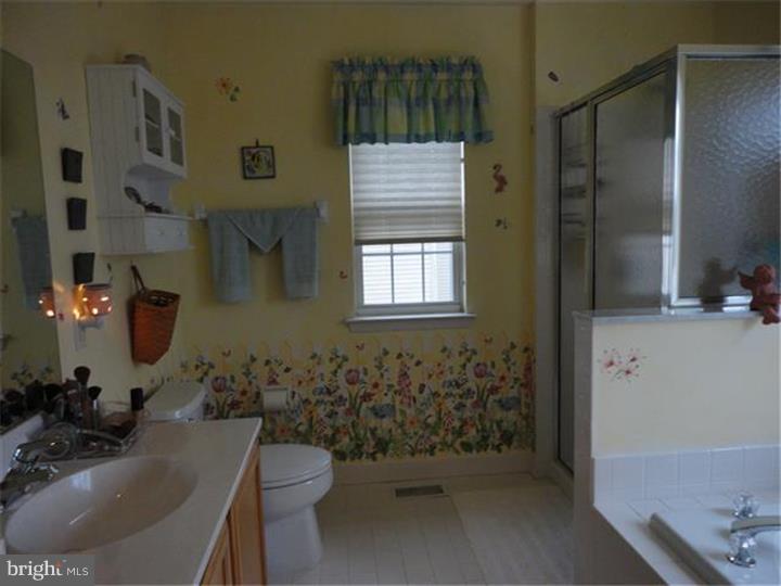 43 Normandy Road Evesham, NJ 08053 - Photo 15 of 25 Master Bathroom