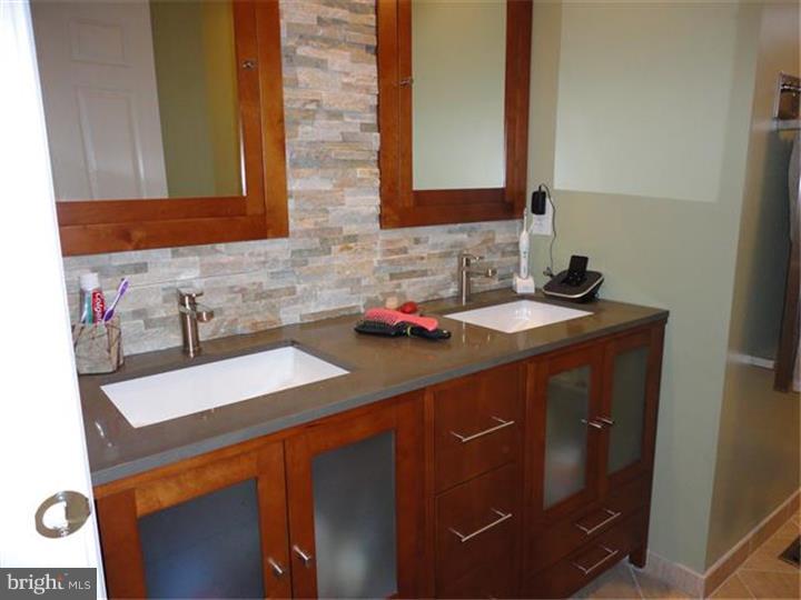 43 Normandy Road Evesham, NJ 08053 - Photo 17 of 25 Bathroom