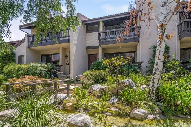 $775,000 | 5711 Owensmouth Avenue, Unit 116, Woodland Hills, CA 91367