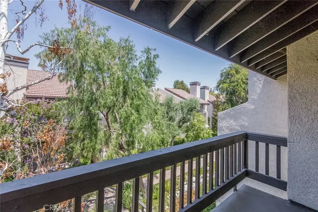 $775,000 | 5711 Owensmouth Avenue, Unit 116, Woodland Hills, CA 91367