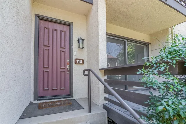 $775,000 | 5711 Owensmouth Avenue, Unit 116, Woodland Hills, CA 91367