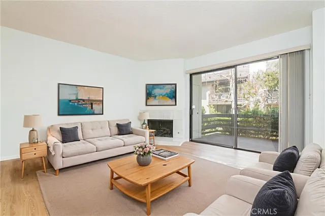 $775,000 | 5711 Owensmouth Avenue, Unit 116, Woodland Hills, CA 91367