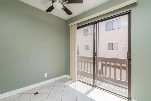 $775,000 | 5711 Owensmouth Avenue, Unit 116, Woodland Hills, CA 91367