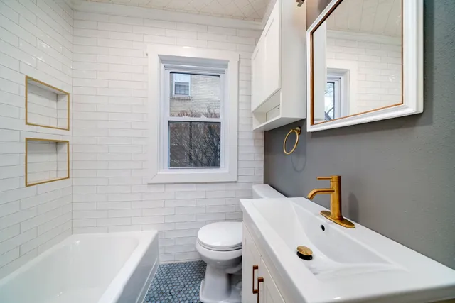 $200,000 | 5009 Arlington Street, Loves Park, IL 61111